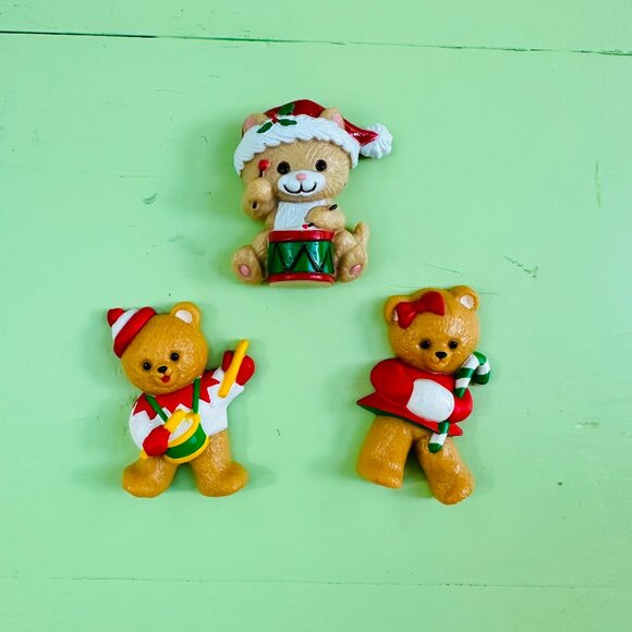 Vintage Christmas Fridge Magnets Set of Three Xmas Teddy Bear Kitten Magnets - Picture 1 of 5